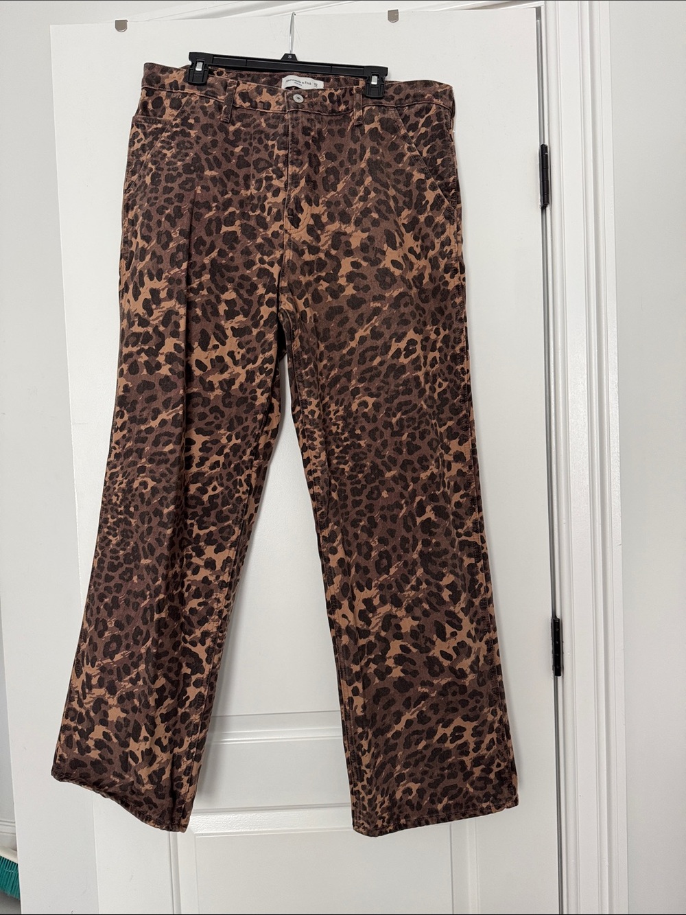 Abercrombie & Fitch Mid Rise Leopard Pants